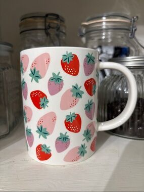 🍓 Target Strawberry Design -Stoneware Mug - Room Essentials Red pink lavender